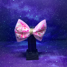Load image into Gallery viewer, The Mini Bowie - Shaker Bow
