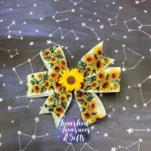 Load image into Gallery viewer, The Penny Bow - Floral
