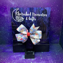 Load image into Gallery viewer, The Penny Bow - Winter
