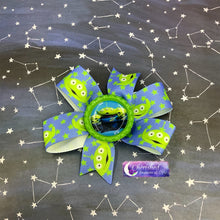 Load image into Gallery viewer, The Penny Bow - Magical Toys
