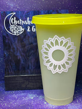 Load image into Gallery viewer, Large 24 oz Color Changing Tumbler
