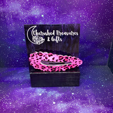 Load image into Gallery viewer, The Dara Snap - Animal Print

