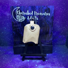 Load image into Gallery viewer, The Kiki Keychain - Floral
